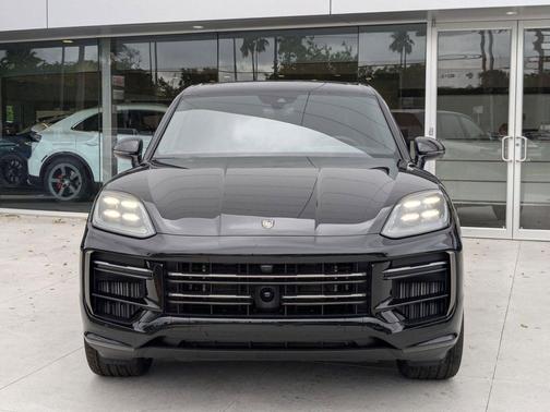 Chromite Black Metallic 2025 Porsche Cayenne Cayenne Turbo E-Hybrid