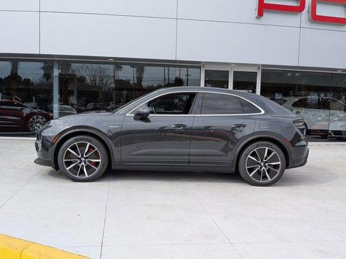 2026 Porsche Macan 4S