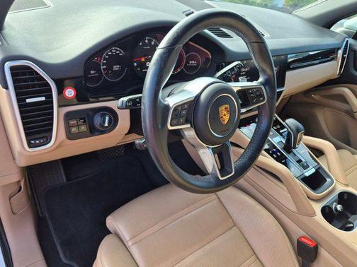 White 2021 Porsche Cayenne Cayenne