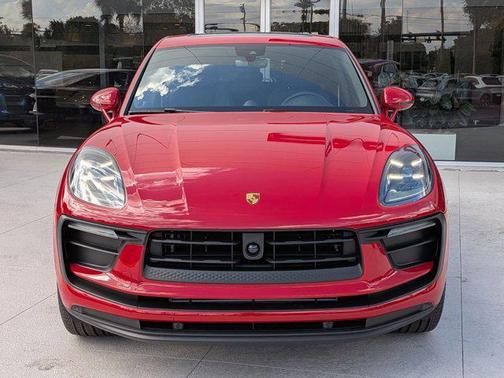 2026 Porsche Macan AWD