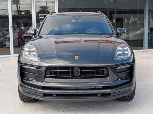 2026 Porsche Macan AWD
