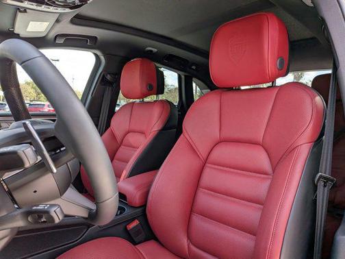 2026 Porsche Macan T