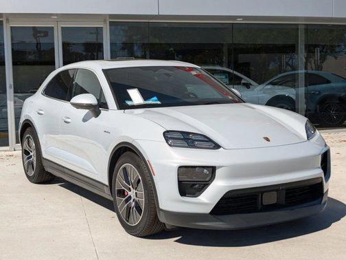 2025 Porsche Macan 4S
