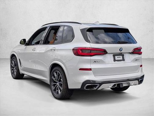 Mineral White Metallic 2021 BMW X5 sDrive40i