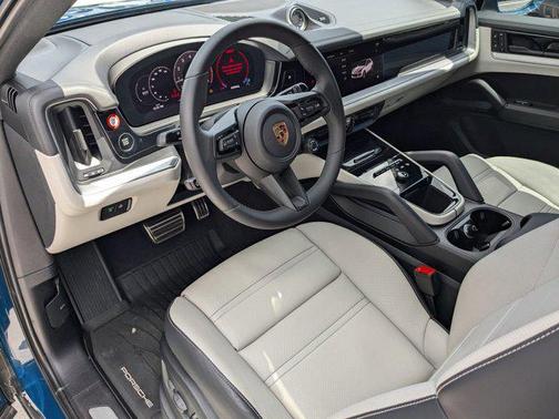 2024 Porsche Cayenne Coupe AWD