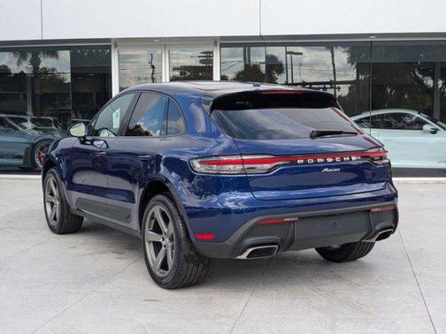2025 Porsche Macan AWD
