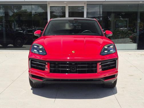Carmine Red 2024 Porsche Cayenne Cayenne