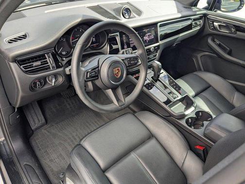 2025 Porsche Macan T