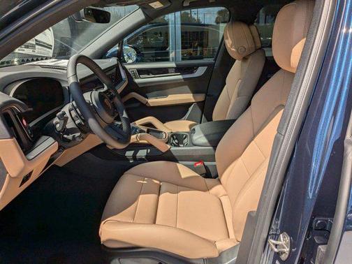 2025 Porsche Cayenne AWD