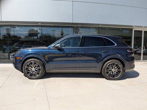2025 Porsche Cayenne AWD