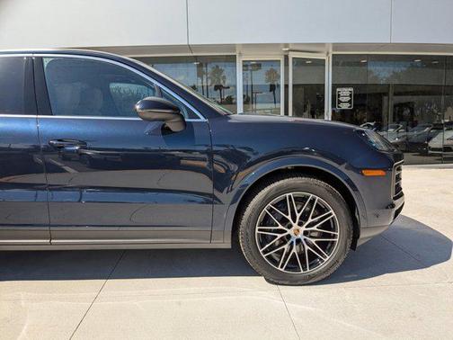 2025 Porsche Cayenne AWD