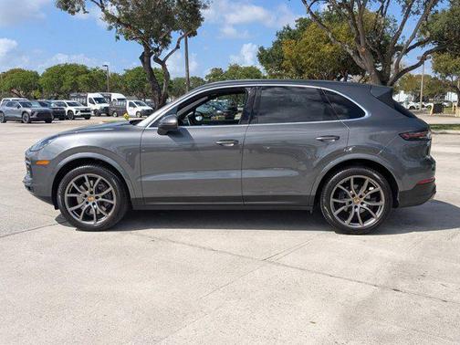 2022 Porsche Cayenne AWD