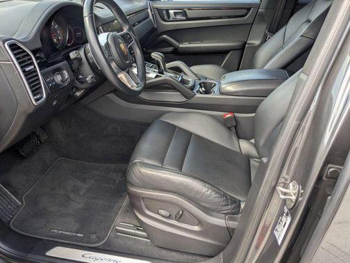2022 Porsche Cayenne AWD
