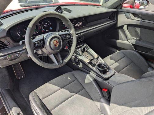 2025 Porsche 911 Carrera GTS