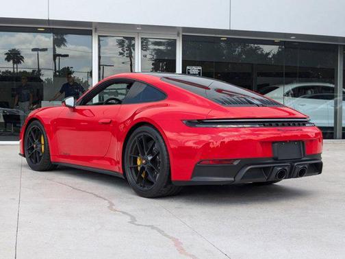 2025 Porsche 911 Carrera GTS