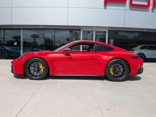 2025 Porsche 911 Carrera GTS