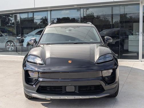 Jet Black Metallic 2025 Porsche Macan Macan Electric 4