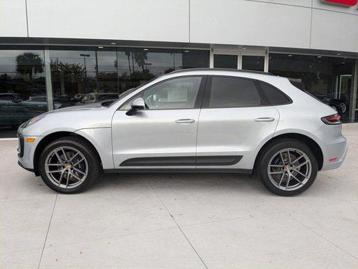 2025 Porsche Macan AWD
