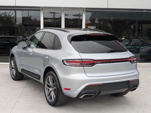 2025 Porsche Macan AWD