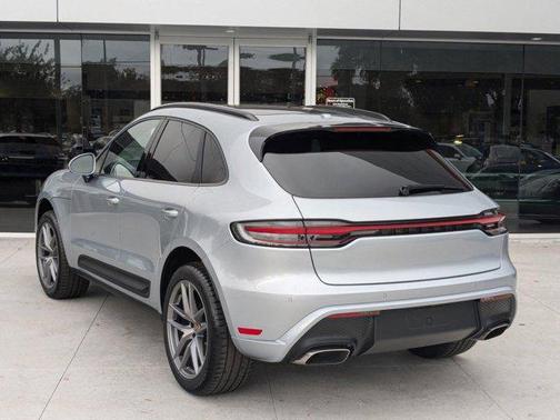 2025 Porsche Macan AWD