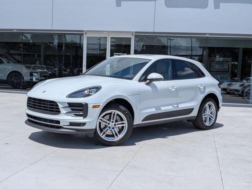 Carrara White Metallic 2019 Porsche Macan Macan