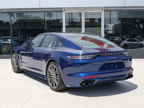 2023 Porsche Panamera Platinum Edition