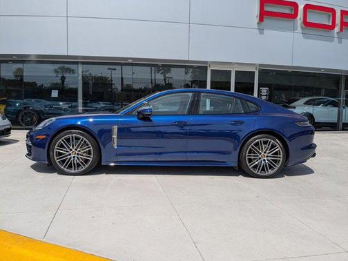 2023 Porsche Panamera Platinum Edition