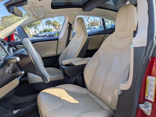 2015 Tesla Model S 85