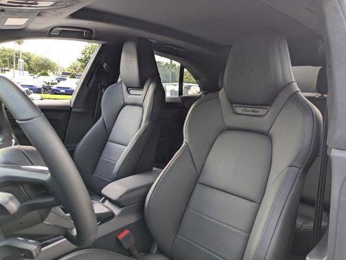 2025 Porsche Macan Turbo