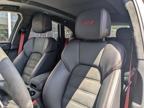 2025 Porsche Macan GTS
