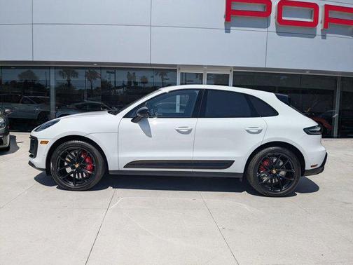 2025 Porsche Macan GTS