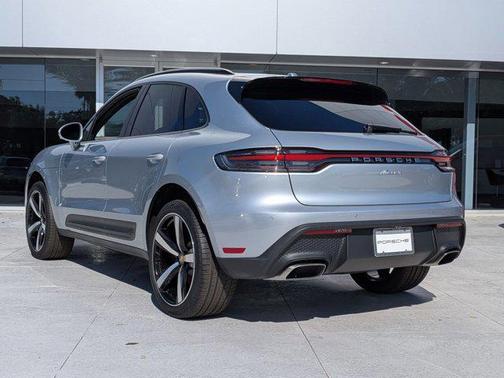 Dolomite Silver Metallic 2026 Porsche Macan Macan
