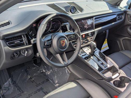 Dolomite Silver Metallic 2026 Porsche Macan Macan