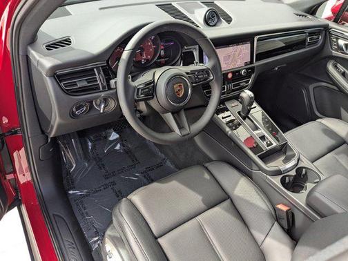 2026 Porsche Macan AWD