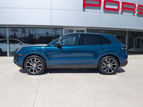 2024 Porsche Cayenne AWD