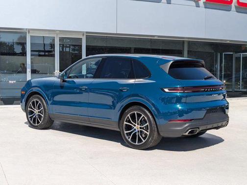 2024 Porsche Cayenne AWD