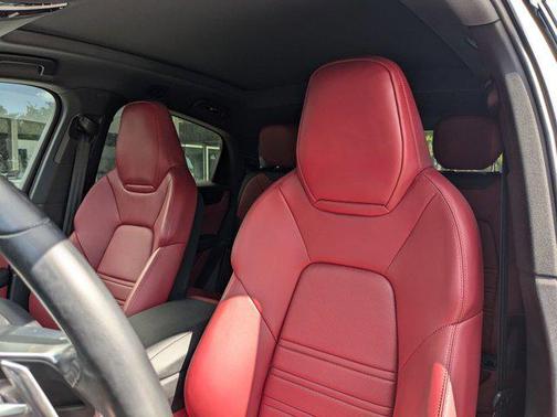 2021 Porsche Cayenne Coupe AWD