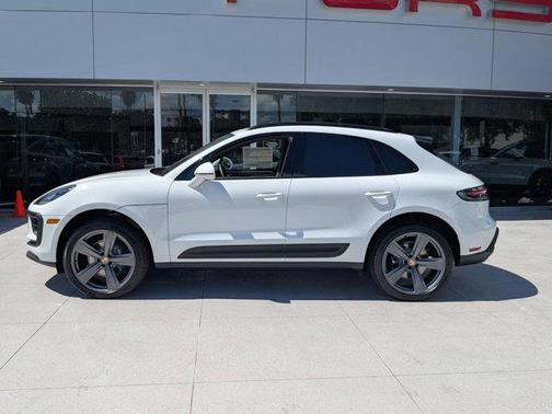 2026 Porsche Macan AWD