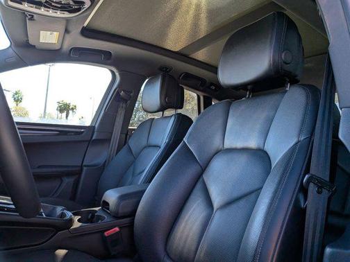 2025 Porsche Macan T