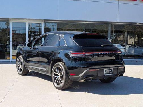 2025 Porsche Macan T