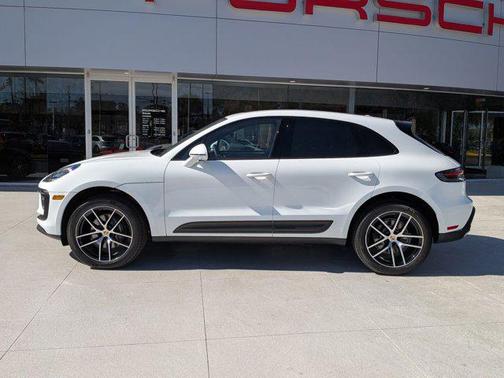 2026 Porsche Macan AWD