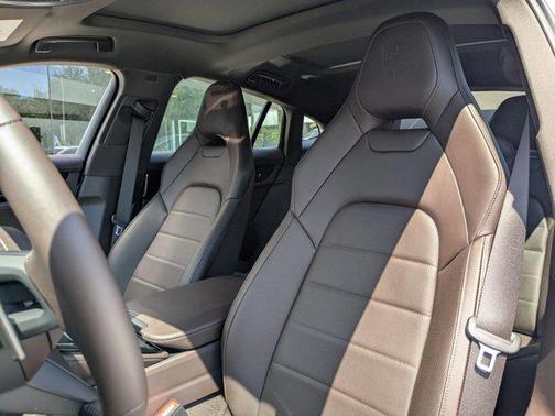 2025 Porsche Panamera 4