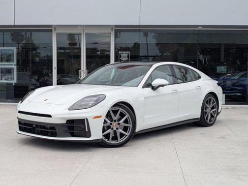 2025 Porsche Panamera 4