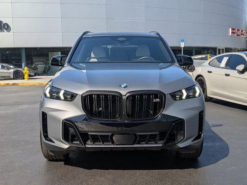2025 BMW X5 M60i