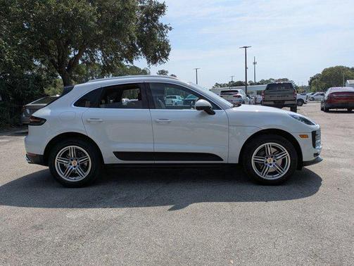 2021 Porsche Macan Base