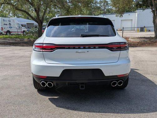 2021 Porsche Macan Base