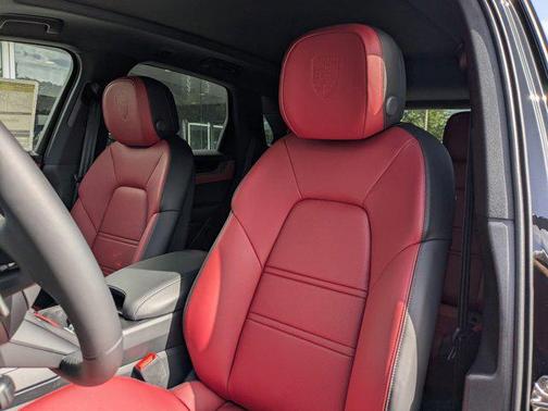 2025 Porsche Cayenne S