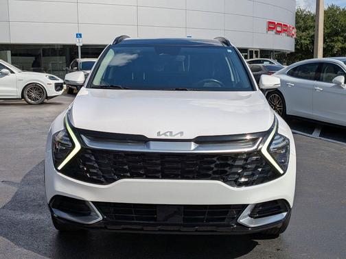 Glacial White Pearl 2024 Kia Sportage SX