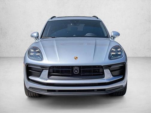 Dolomite Silver Metallic 2026 Porsche Macan Macan
