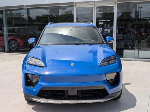 Lugano Blue 2026 Porsche Macan Macan Electric 4